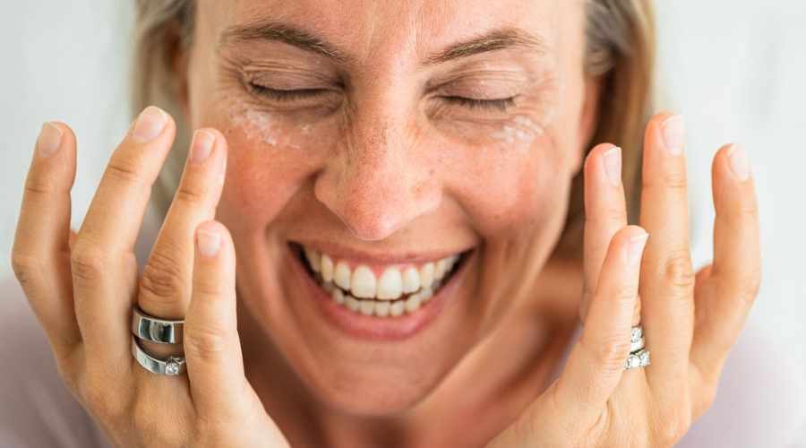 Paras kosteusvoide ikääntyvälle iholle x 3