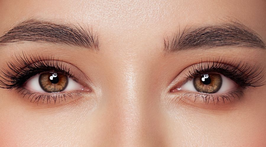 Ripsiseerumi vs. risiiniöljy – kumpi on parempi?