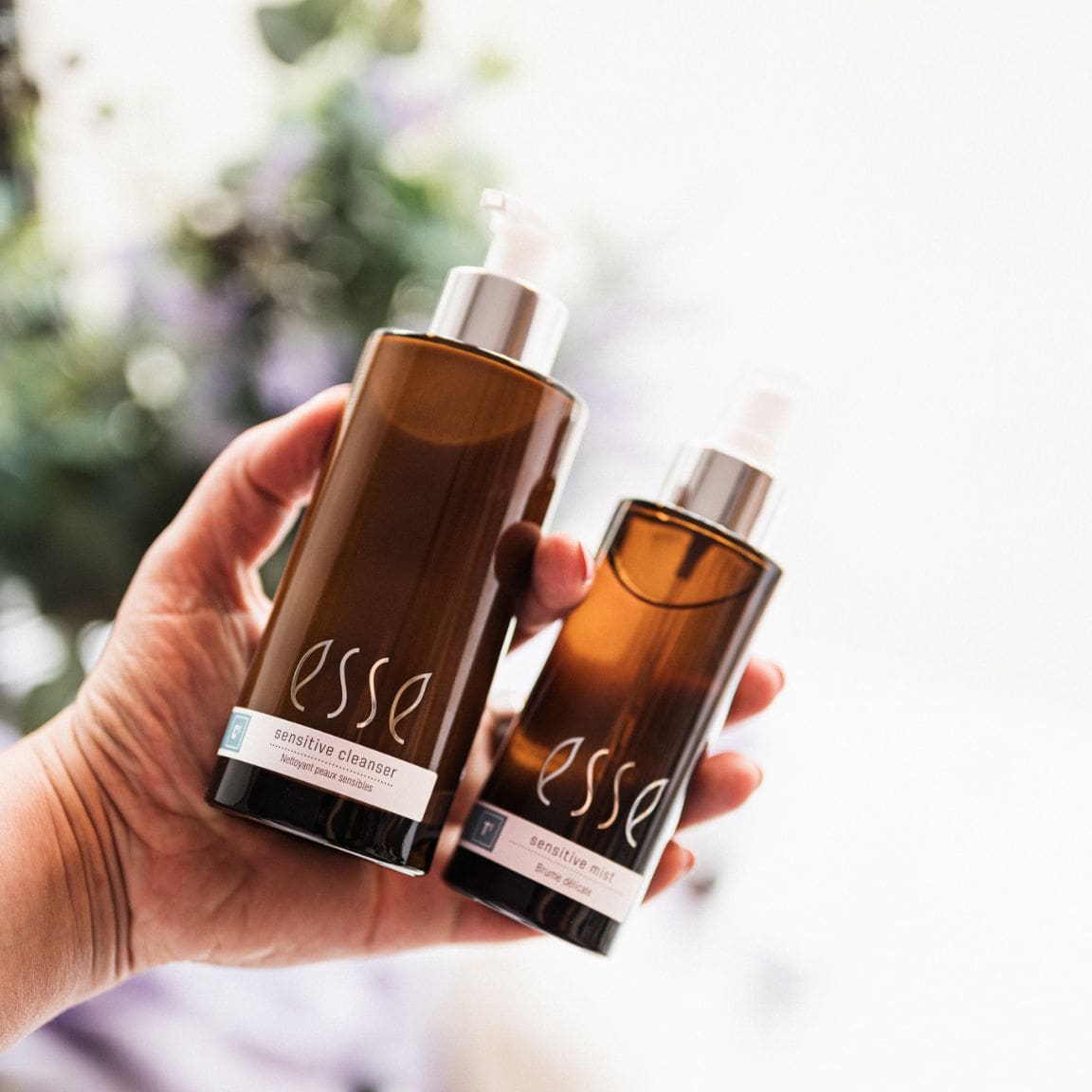 Kasvovesi ruusufinni-iholle