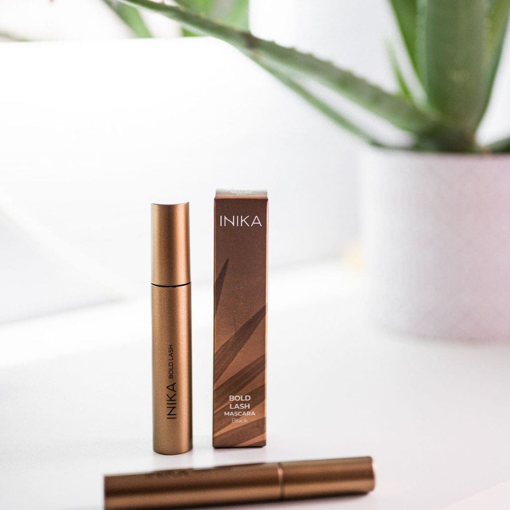 INIKA Organic Bold Lash tuuheuttava ripsiväri, musta