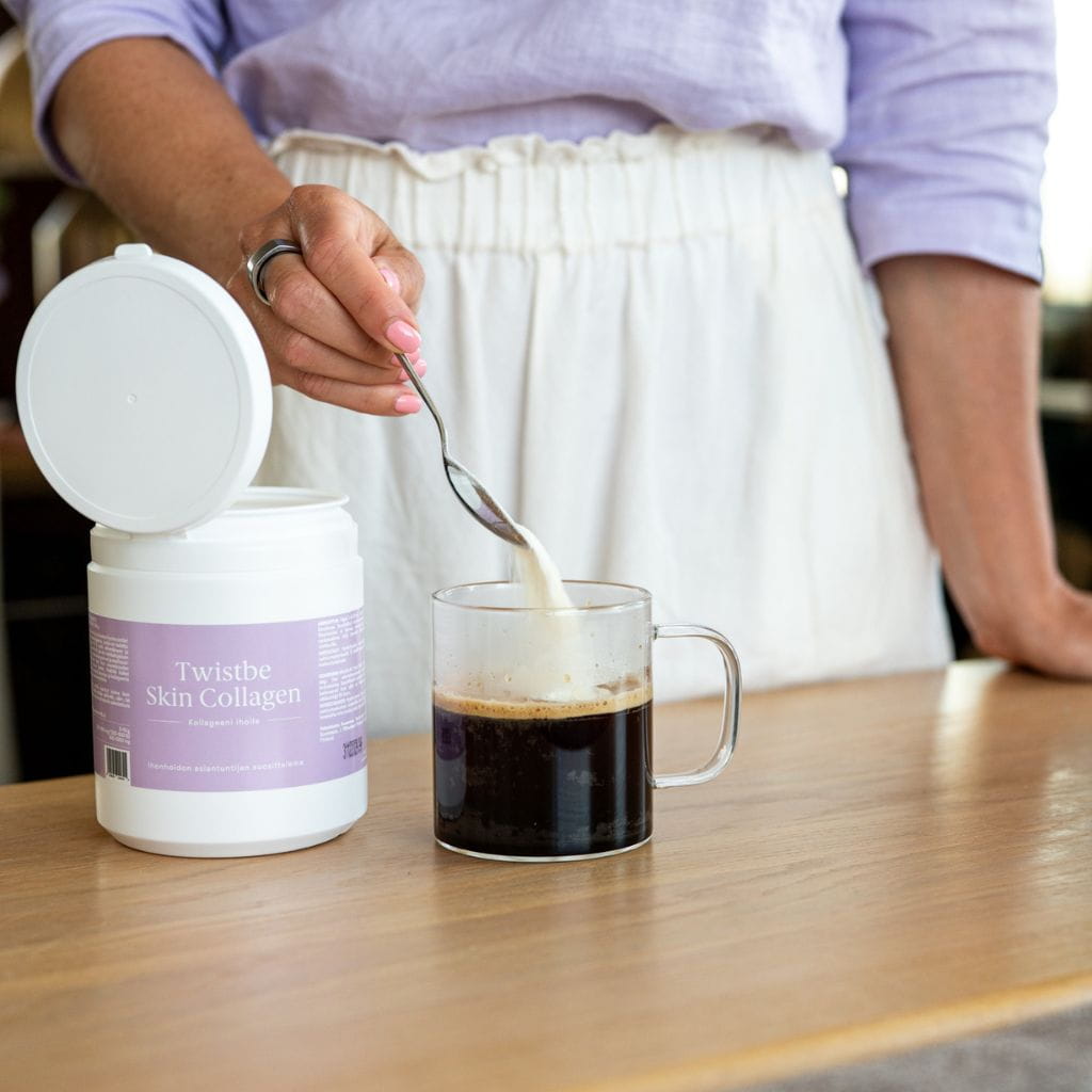 Kollageenijauhe Twistbe Skin Collagen kahviin sekoitettuna