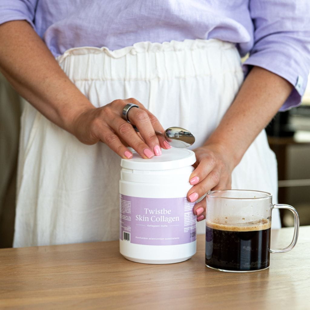 Kollageenijauhe Twistbe Skin Collagen sekoittuu kahviin