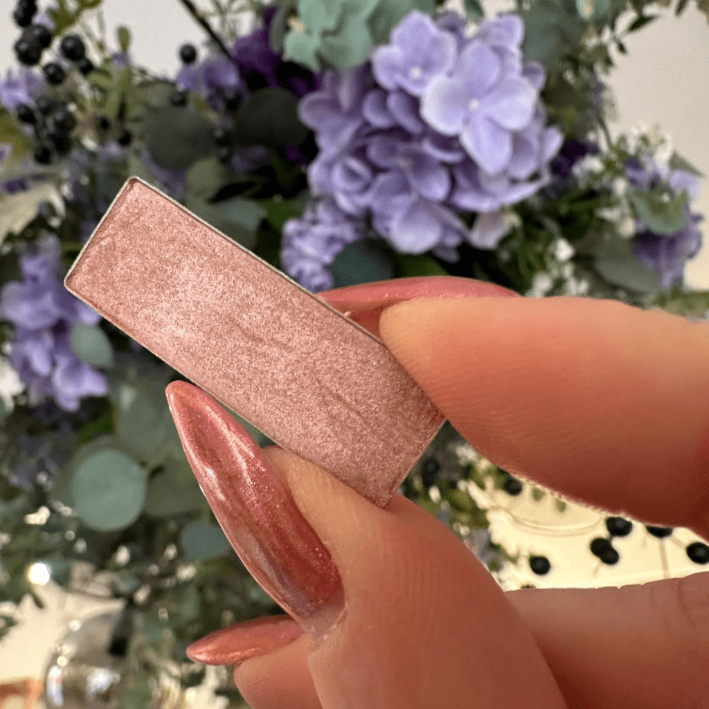 Pinkki luomiväri Zao Pearly 102 Pinky Beige