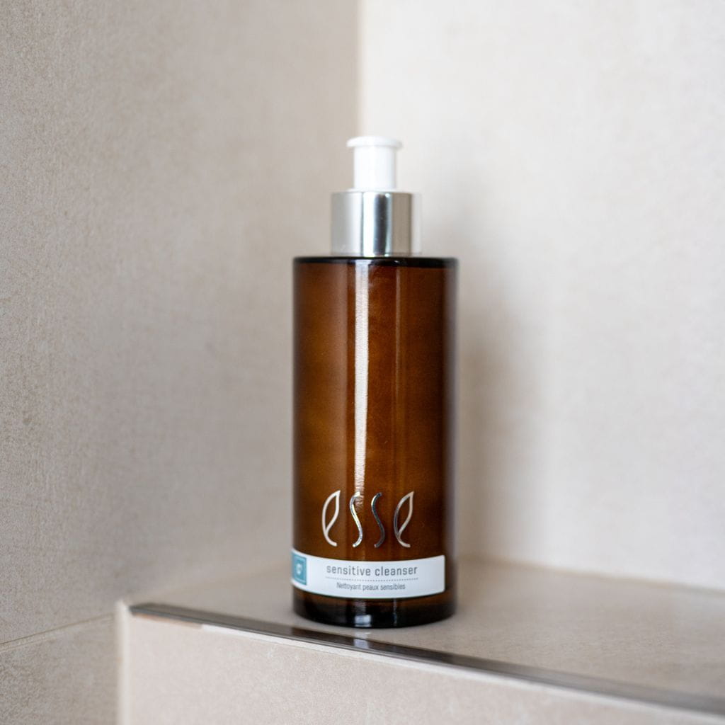 Puhdistusmaito Esse Sensitive Cleanser 200ml